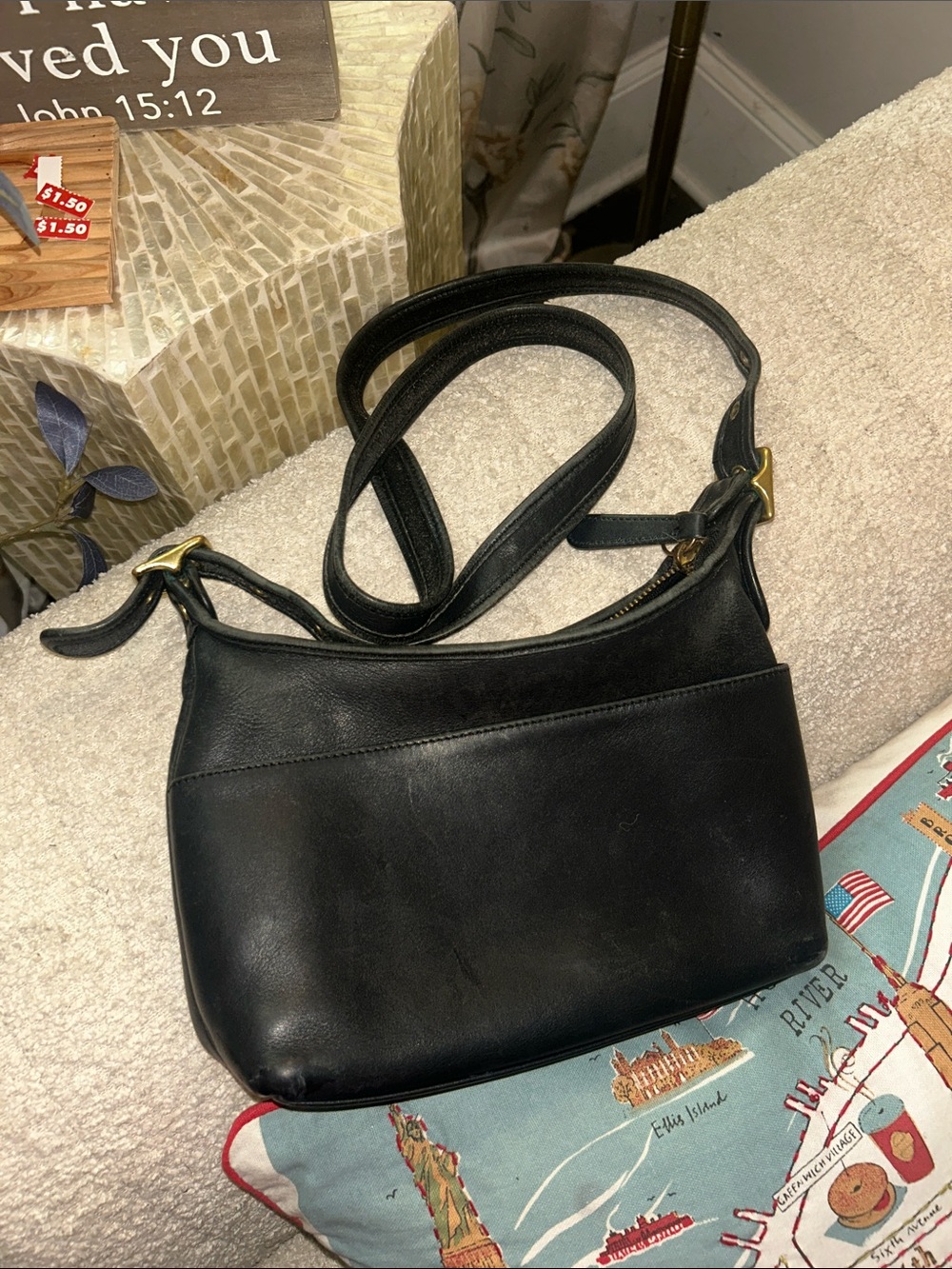 Vintage all leather Coach crossbody 🥳🥳❌❌